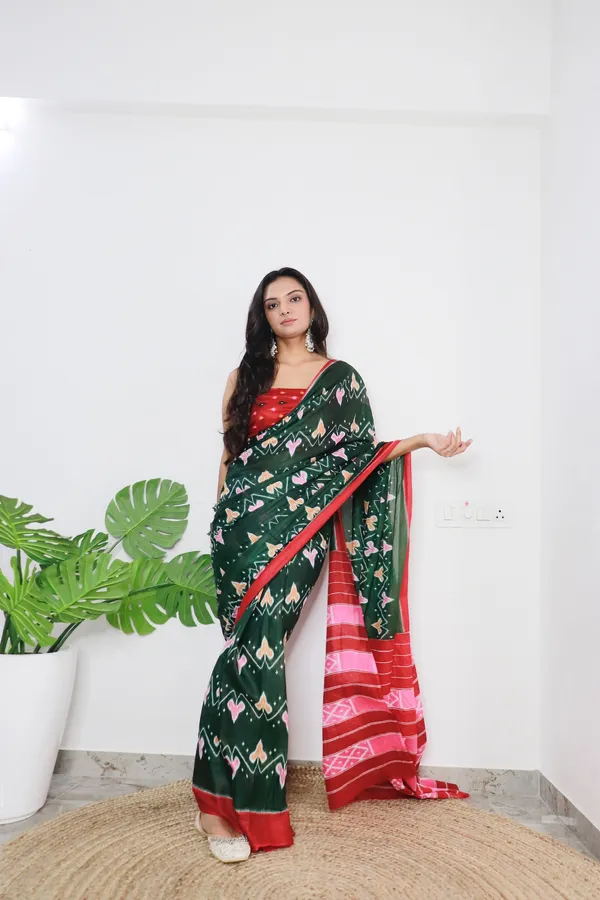 HANDICRAFT_WOMEN'S_Ikkat_PRINT_PURE_SOFT_COTTON_SAREE_WITH_BLOUSE_PIECE_With_Blouse_Piece